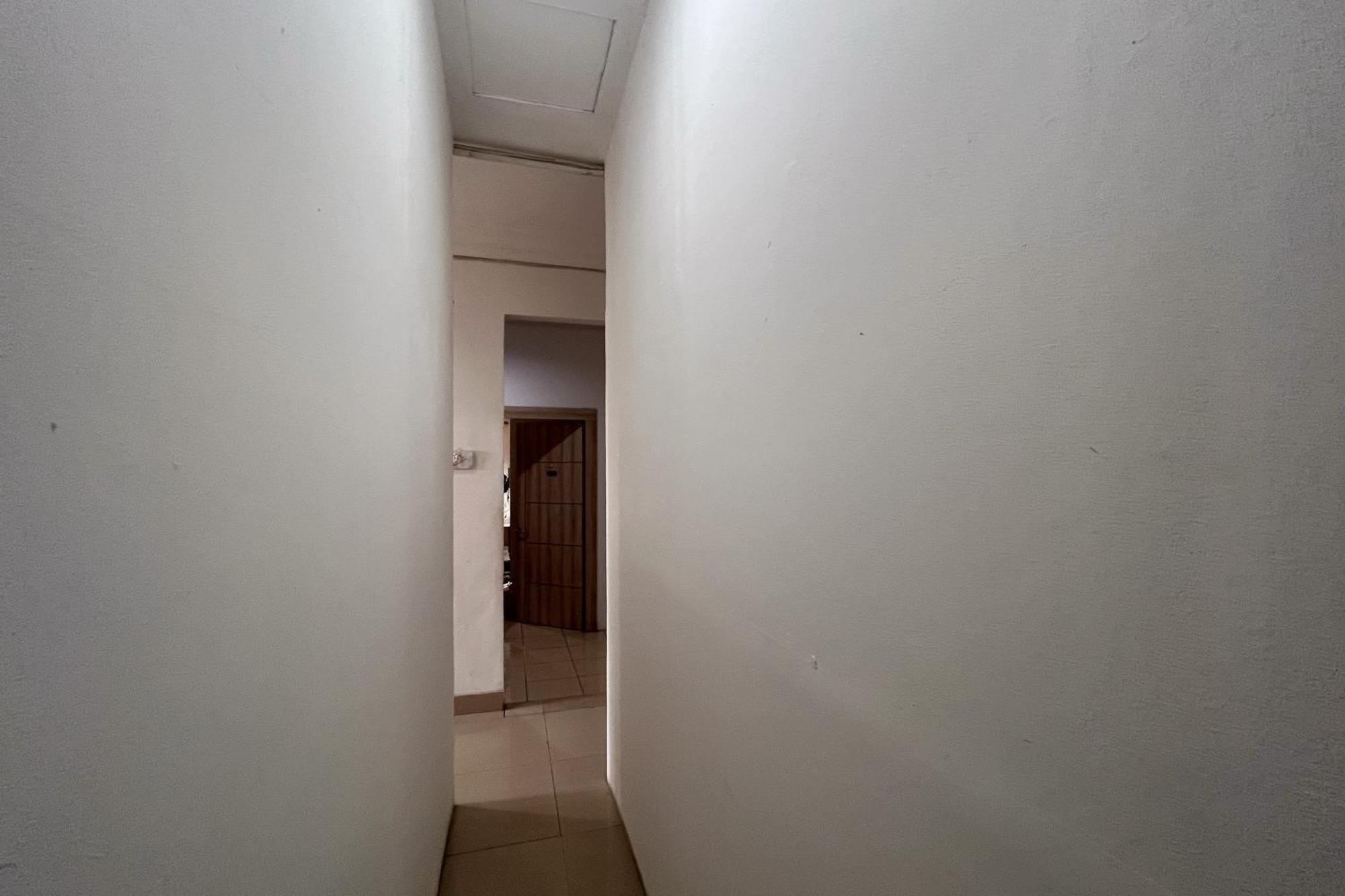 ホテル Reddoorz Near Underpass Simpang Patal パレンバン エクステリア 写真